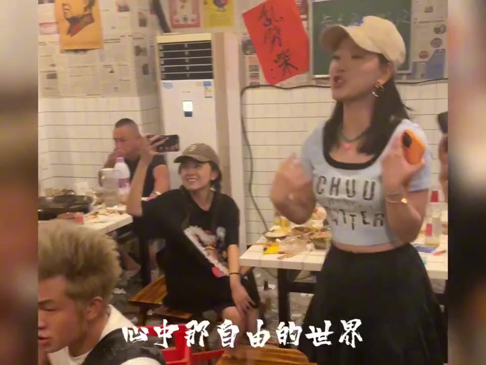 我的朋友喝多了只会吹牛