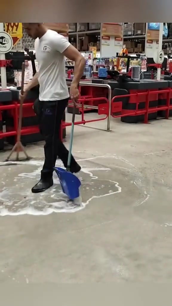 大哥不摊煎饼，白瞎了这么好的手艺