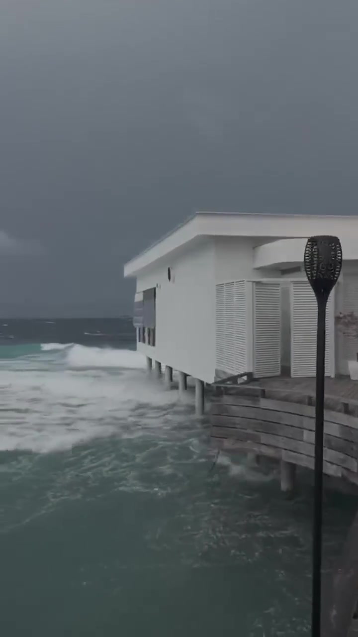 提醒一下吧友：马尔代夫目前是雨季，基本每天都是这种天气