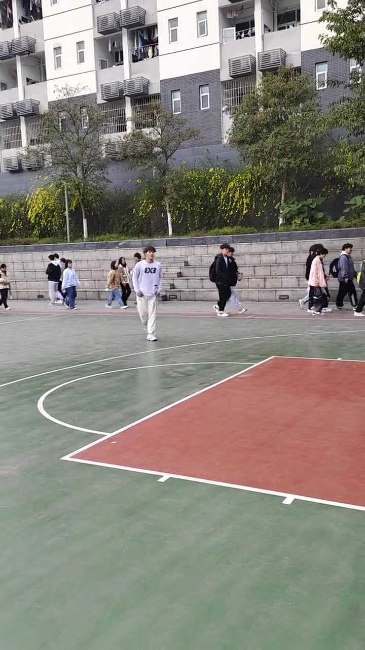 真是个“脚滑”的男人！