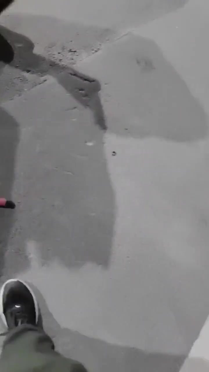 小孩:没点着？那我再给你点一下！
