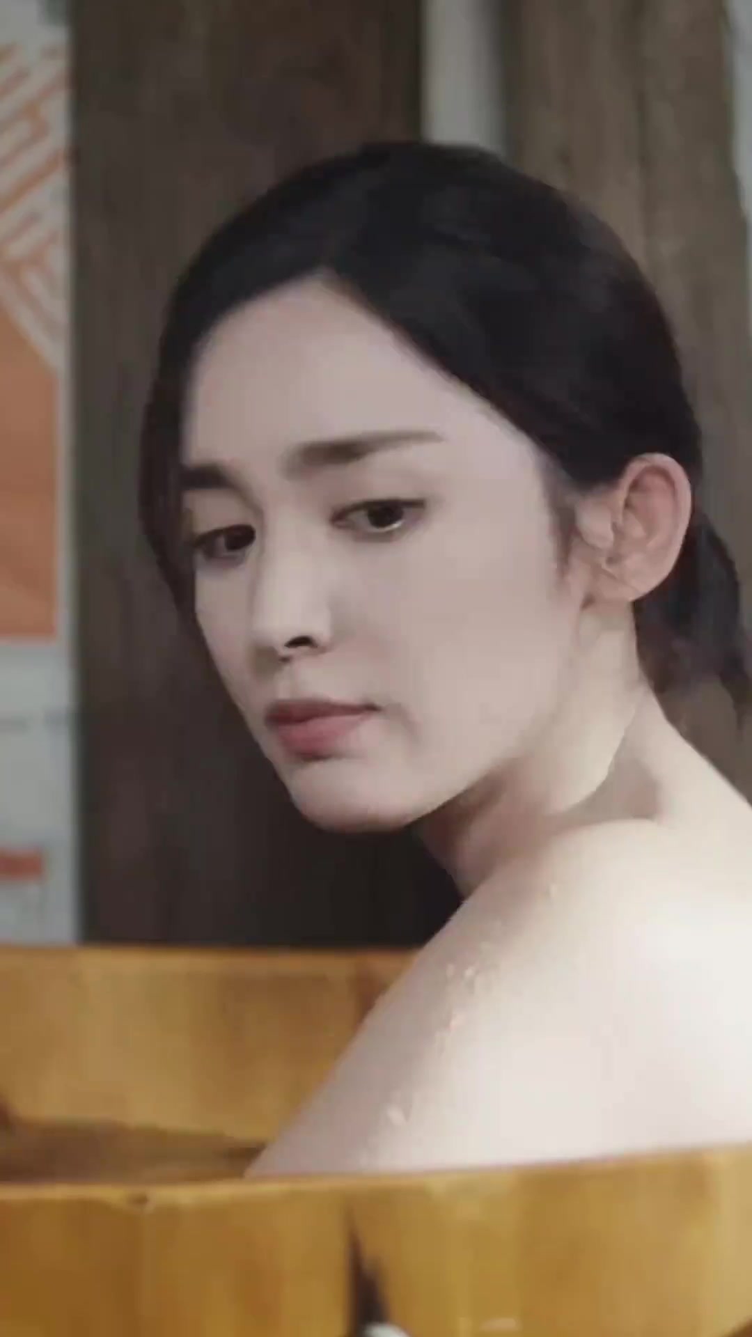 毫无违和感！古力娜扎的洗澡镜头...