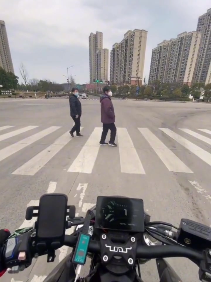 你自己气算了，发视频看的连我一起气了