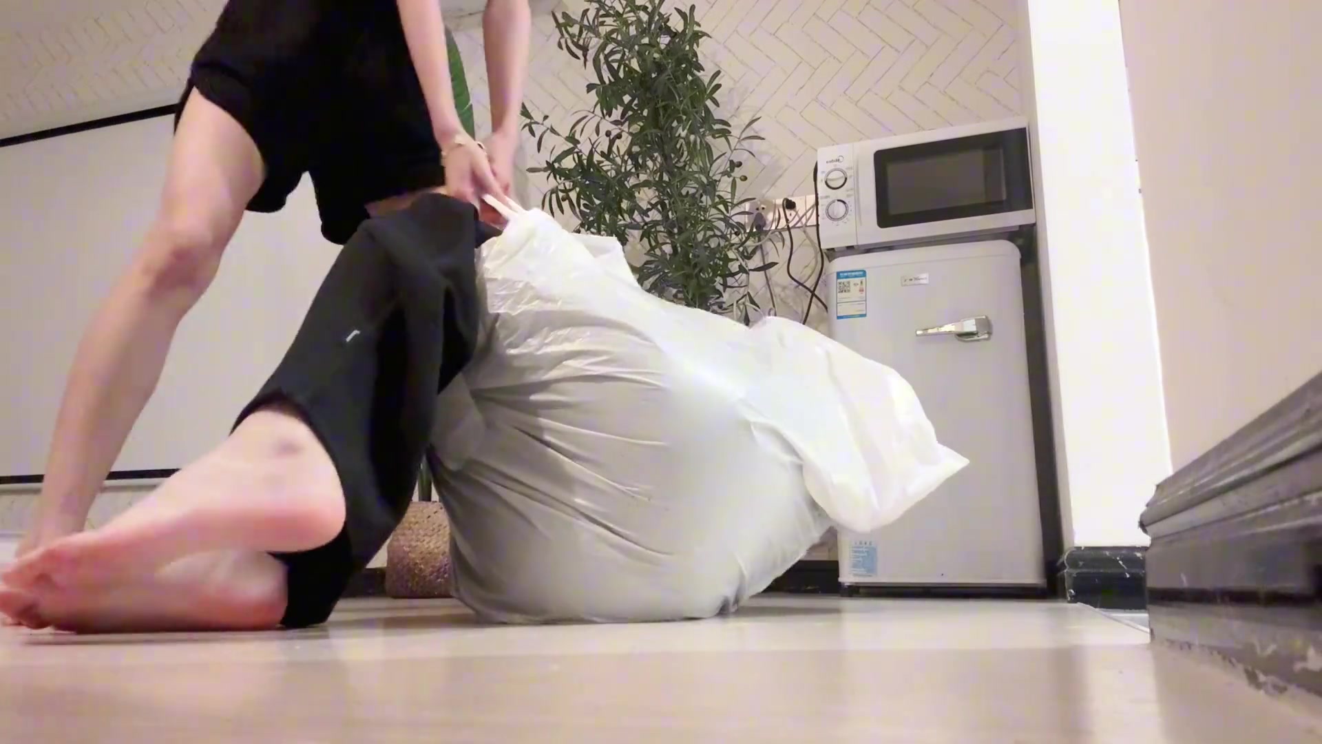 小姐姐在把闺蜜打包带走呢？？