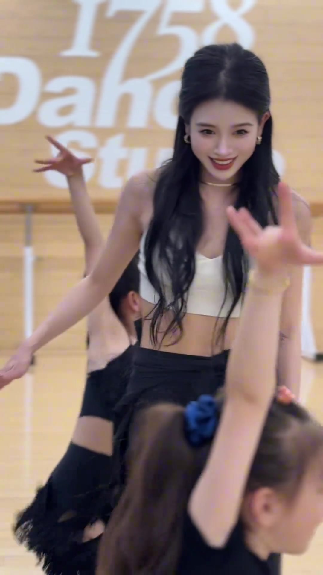 如果我有个女儿，也送去学跳舞好了~