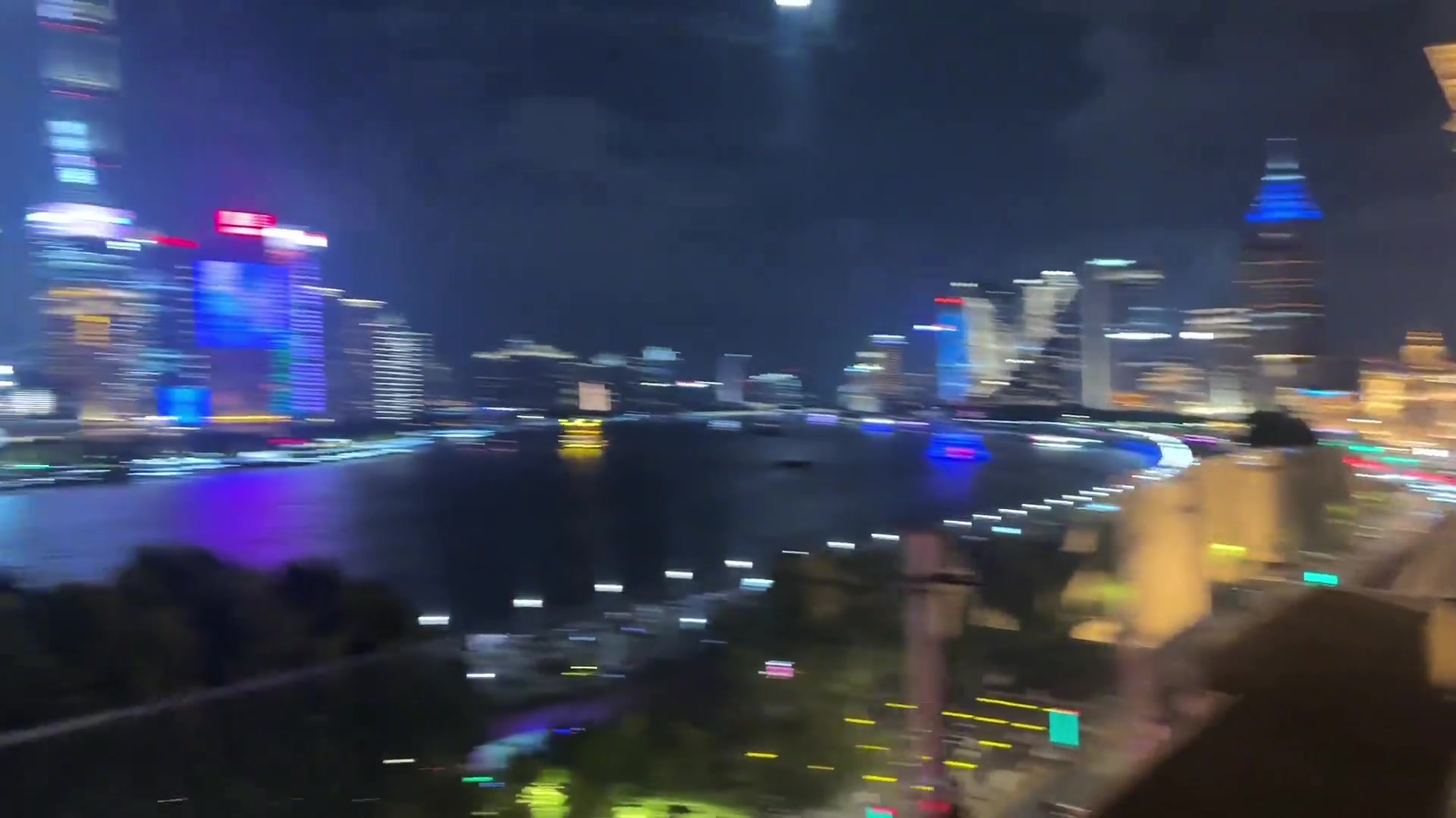 据说当年宁愿要浦西一张床，不要浦东一套房