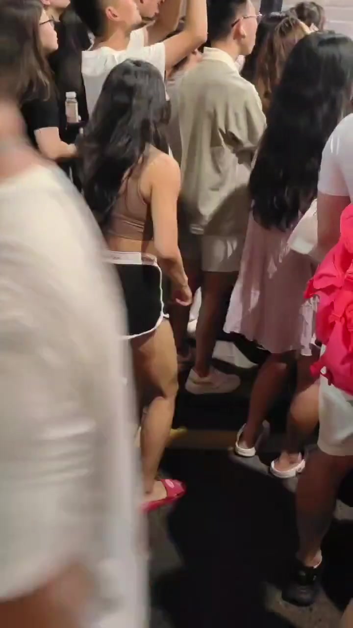 赵奕欢也没有电视上那么好看嘛