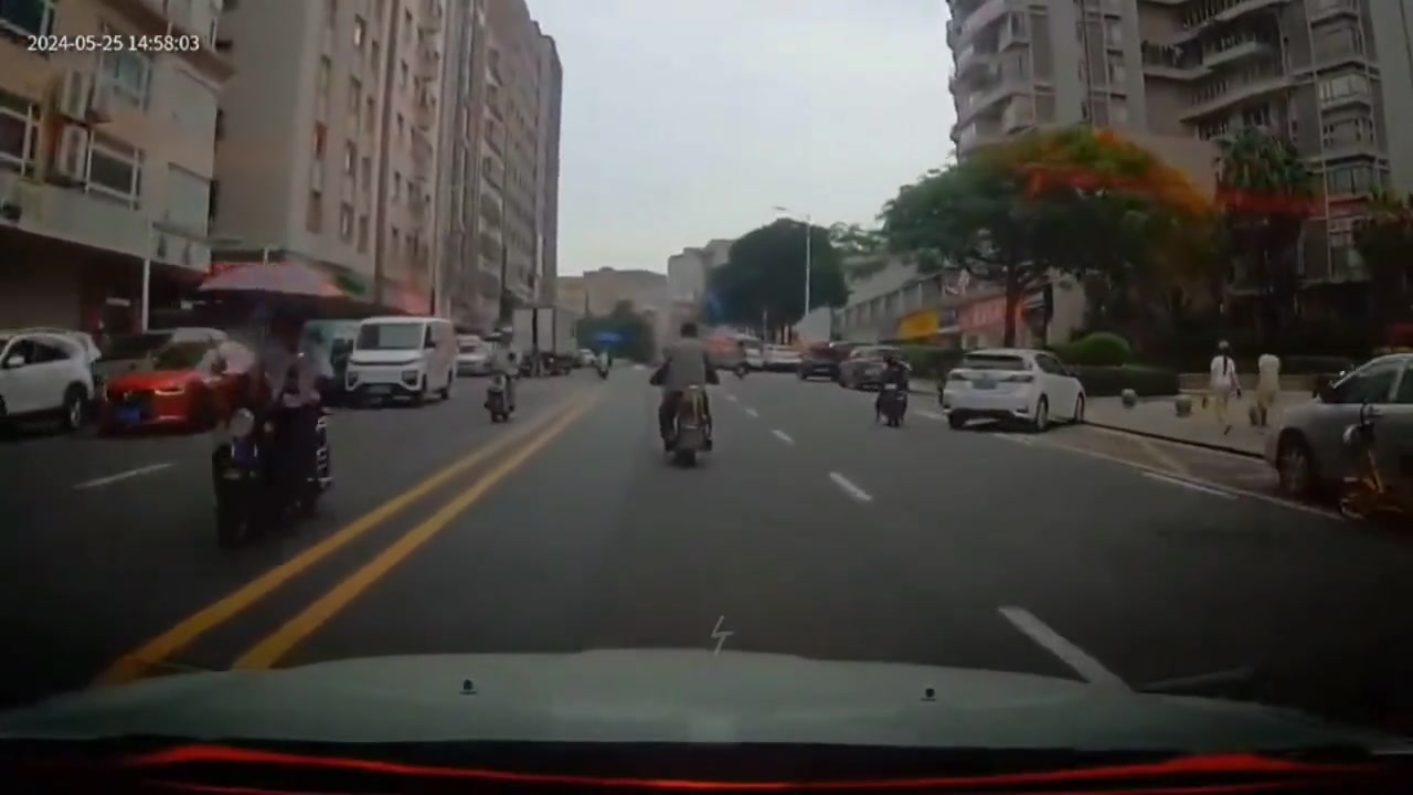 这一撞虽然危险，也无形中给他装了一把