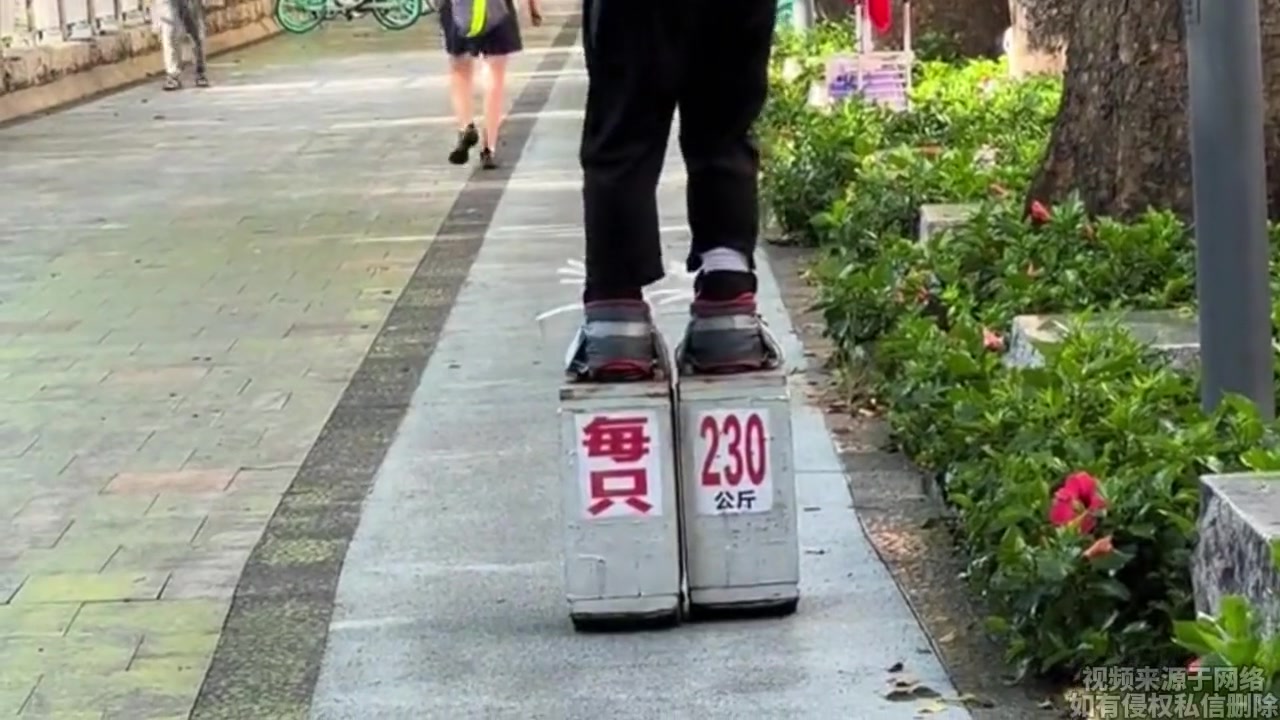 如果没人拍照，采访，驻足聊天，老爷子还会坚持吗？