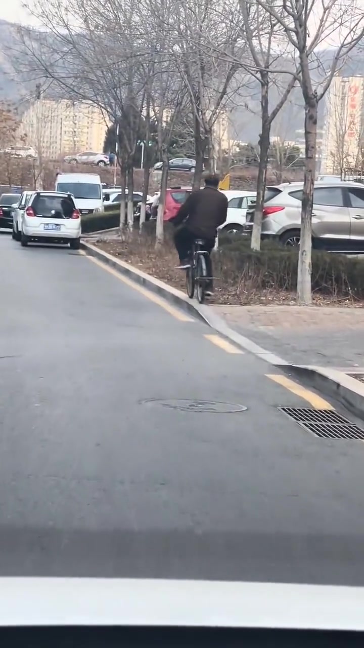 不是路不平，只是你不行