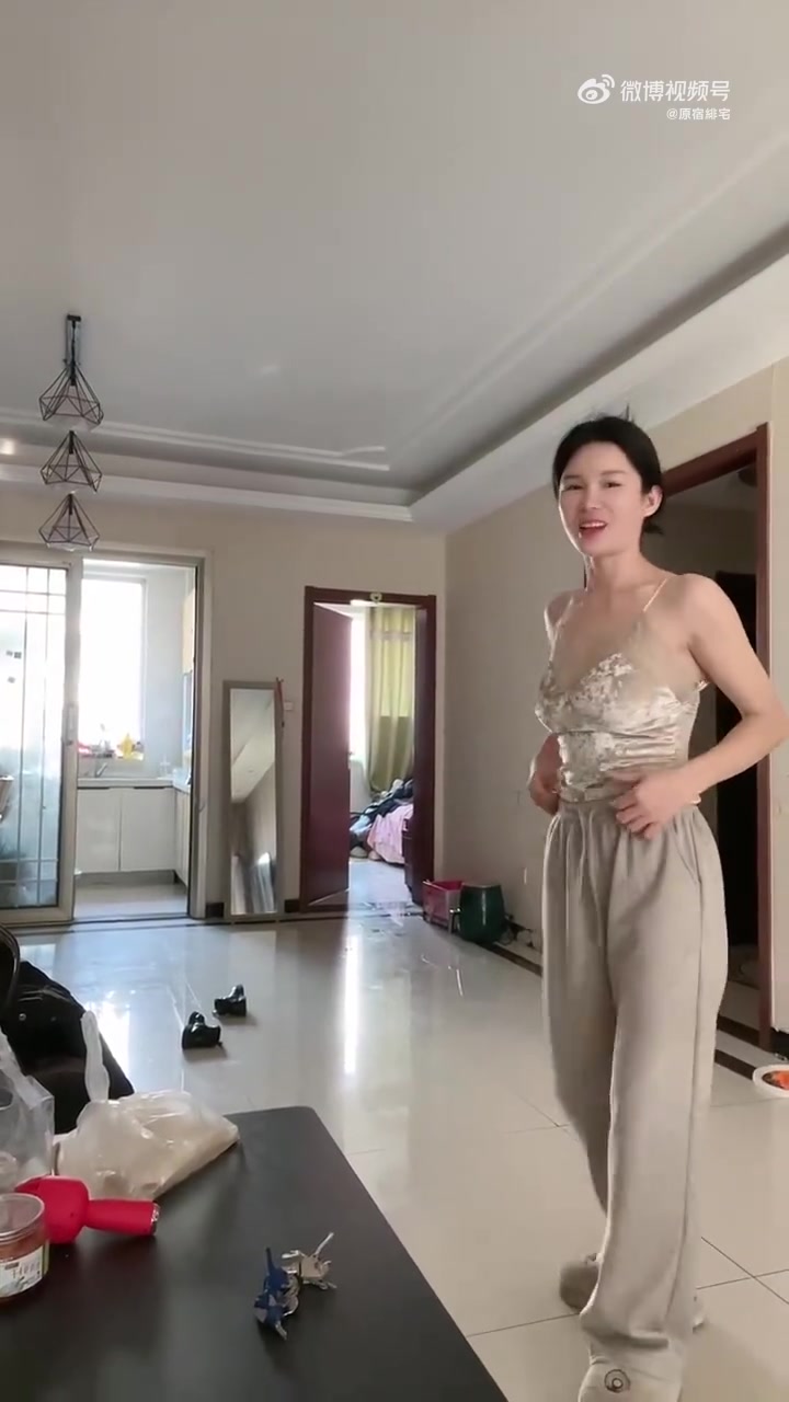 小姐姐你能多翻几个吗？我还没学会