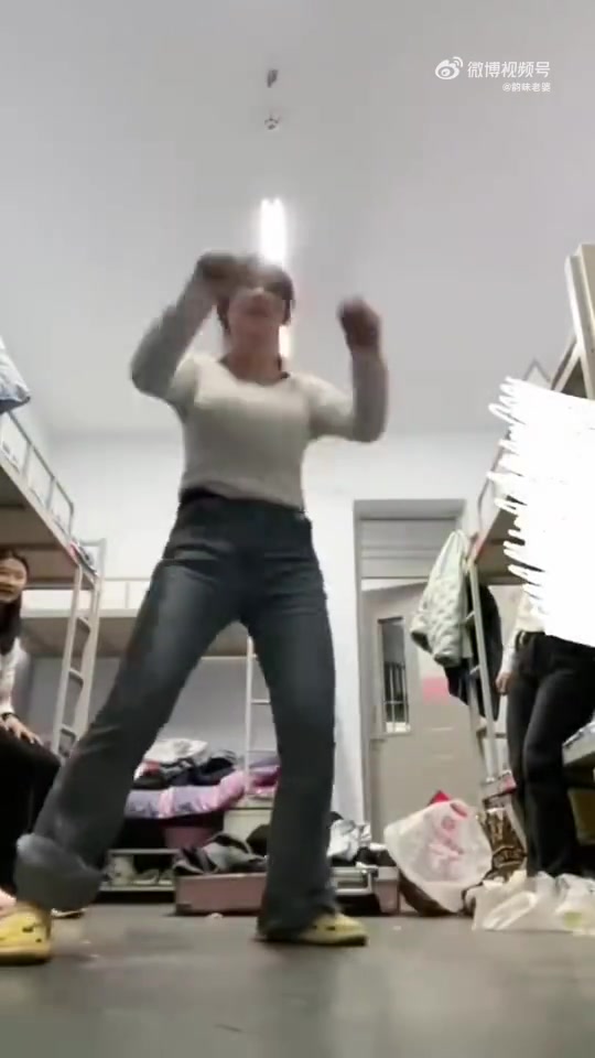 女生分宿舍不会是靠大小分的吧？？
