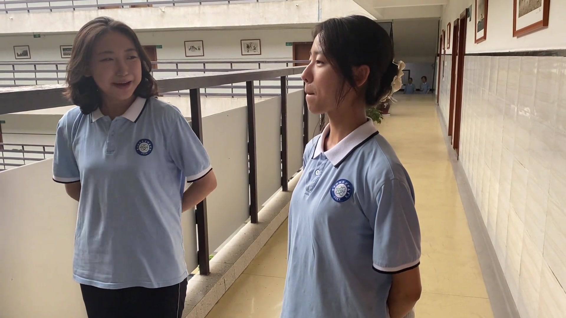 找只母鸡来都不一定有她发音标准！！