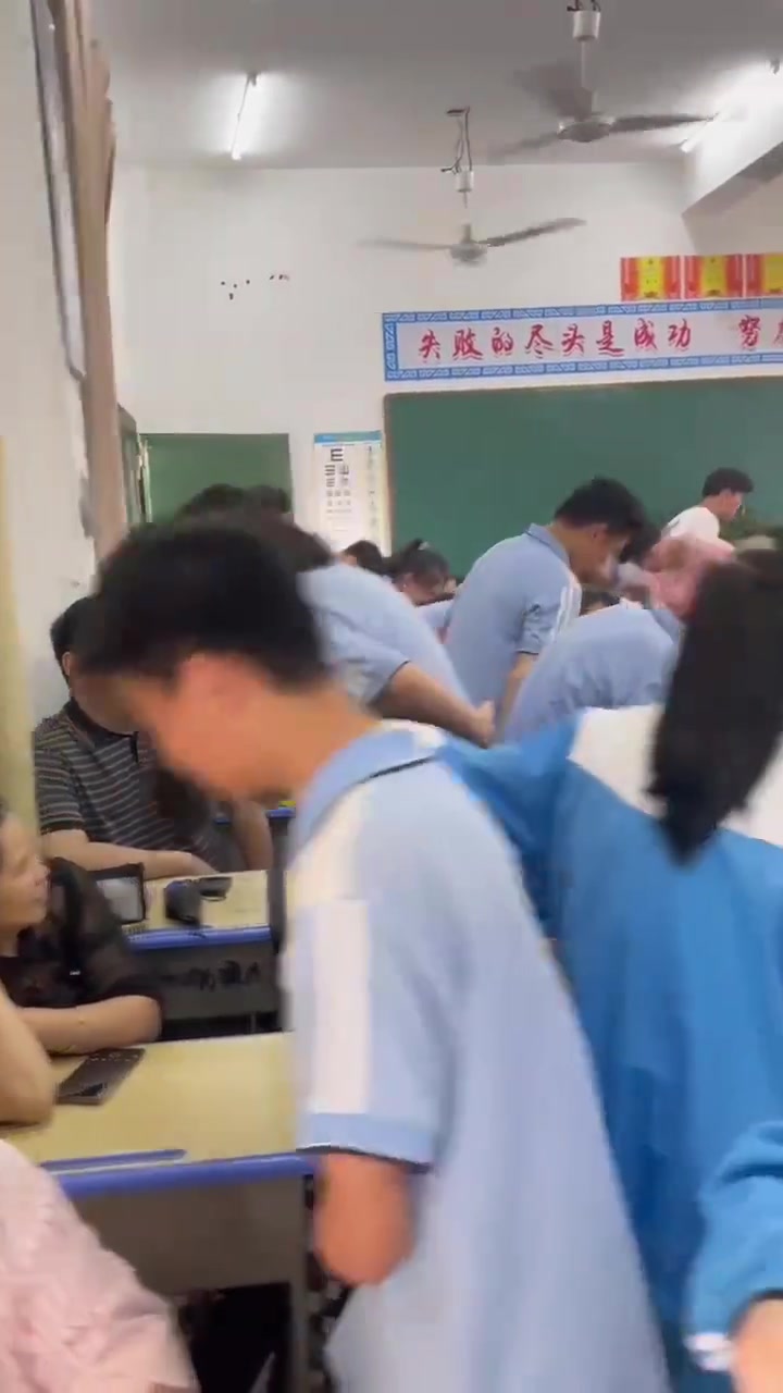 家长会的特别节目，班主任真的用心了