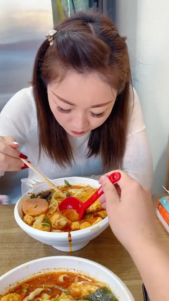 和老婆说喝她一口汤，结果真是一口料都不给的