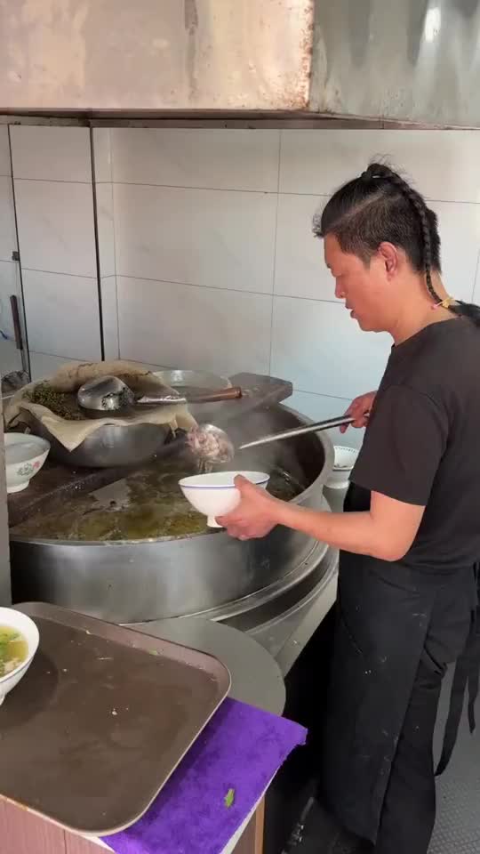 陕西特色水盆羊肉25一份！吧友们觉得贵吗？