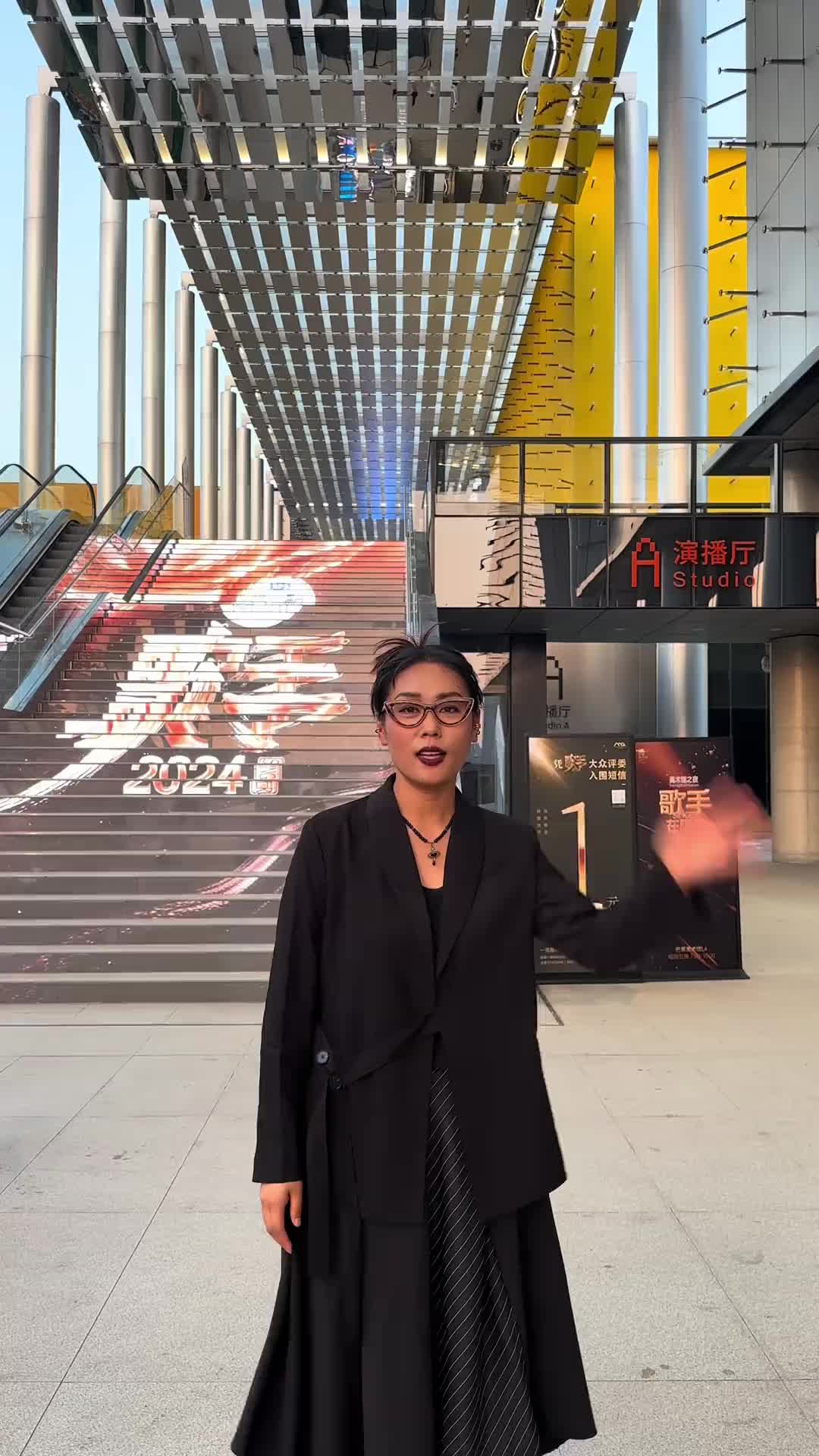 不是姐们您还要票啊？直接刷脸进去完事了