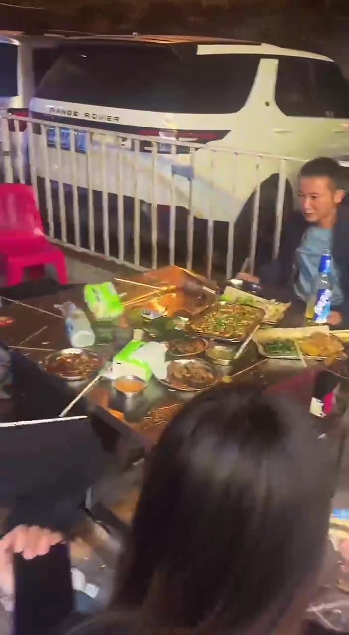 临走前还打赏一下老板是吧