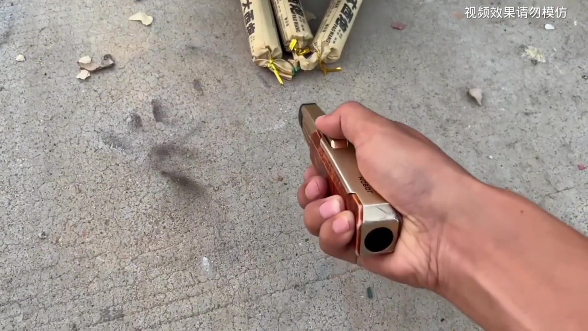 不是，哥们！你隔这整地对空导弹呢