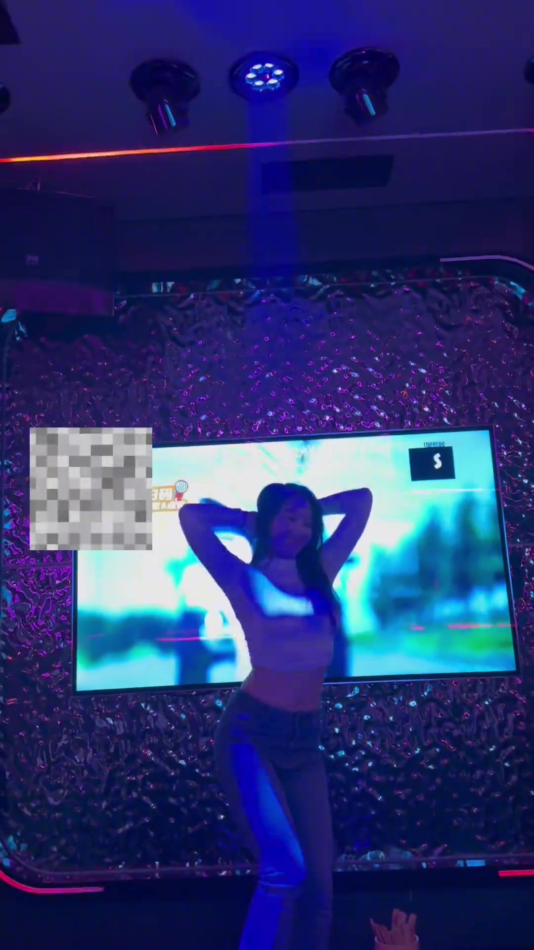 但凡有一个男的都扭不出来这效果