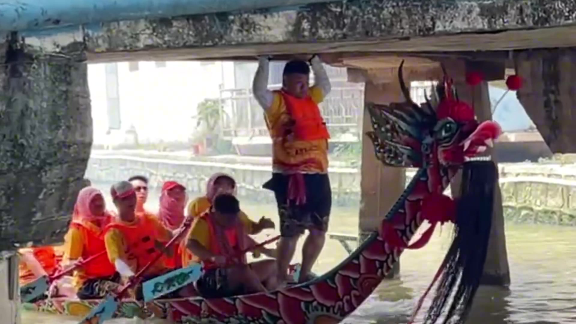 在潮汕 没有什么能阻止划龙舟的热情 ！