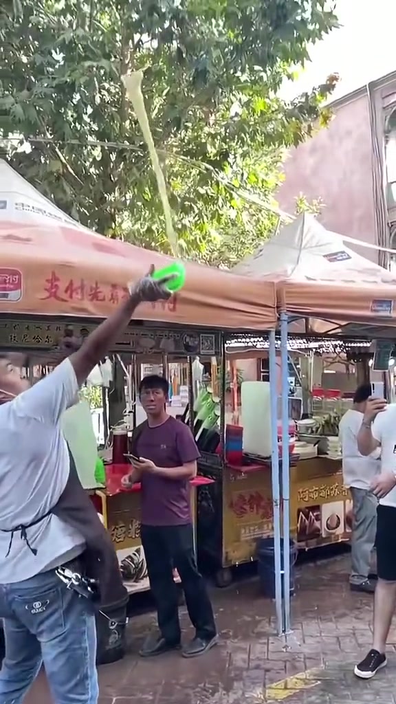 来的早不如来的巧，免费体验了牛奶洗头