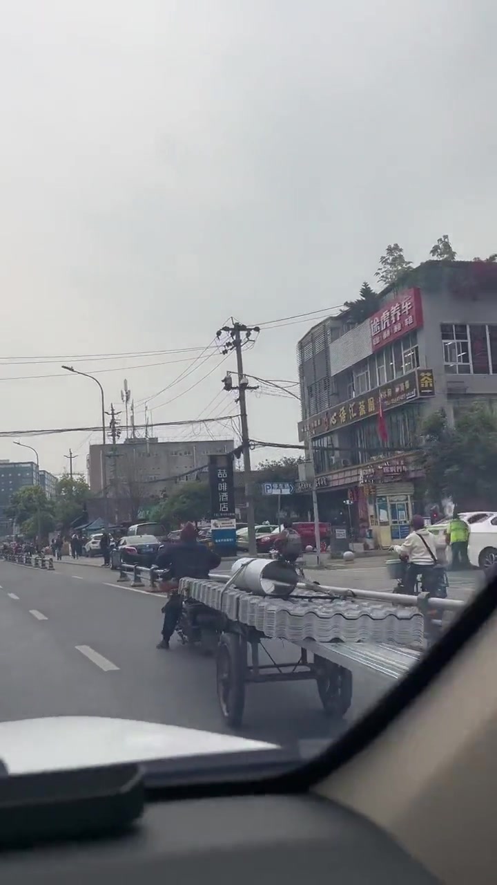 大爷：我的摩托实现了它实现不了的价值，它应该感谢我