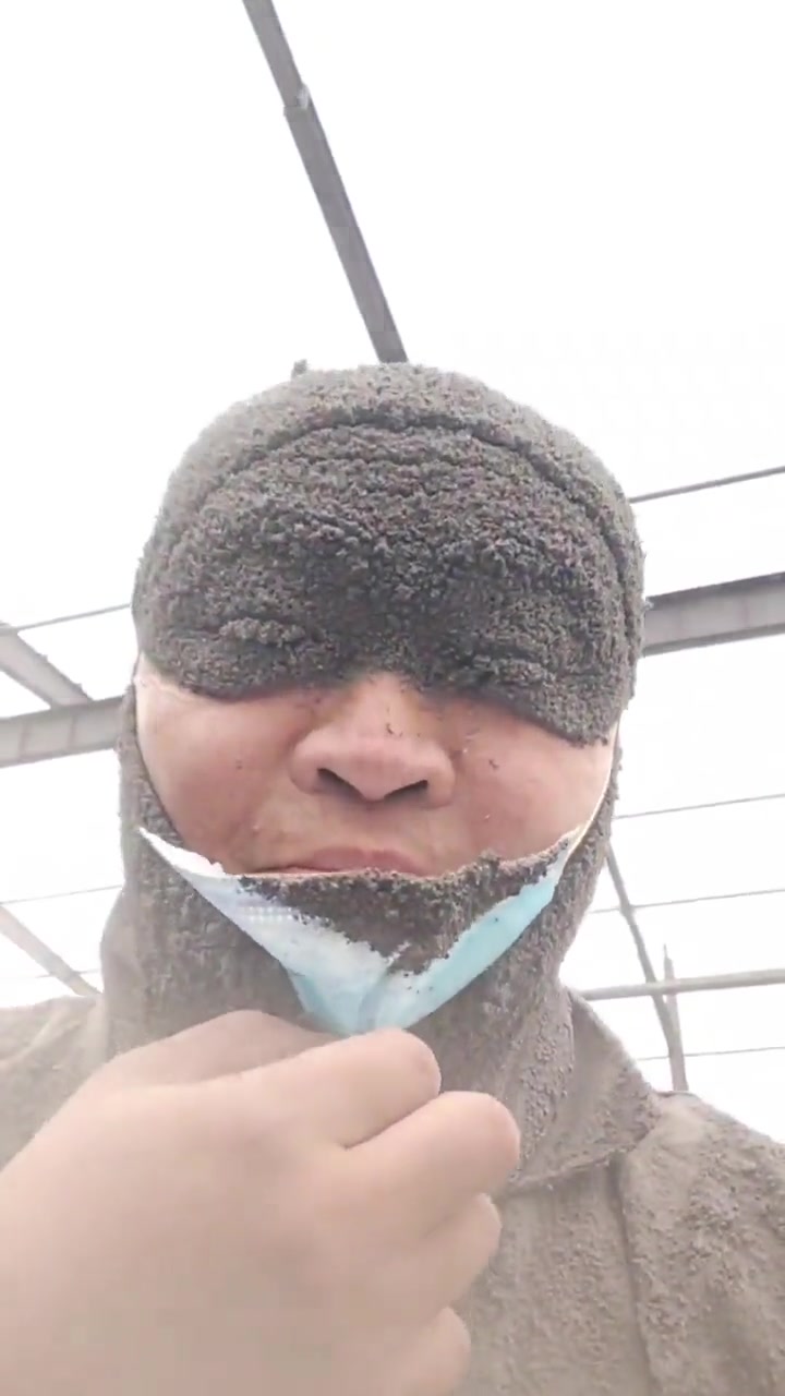没看到后面，还以为是颗粒绒的那种头套