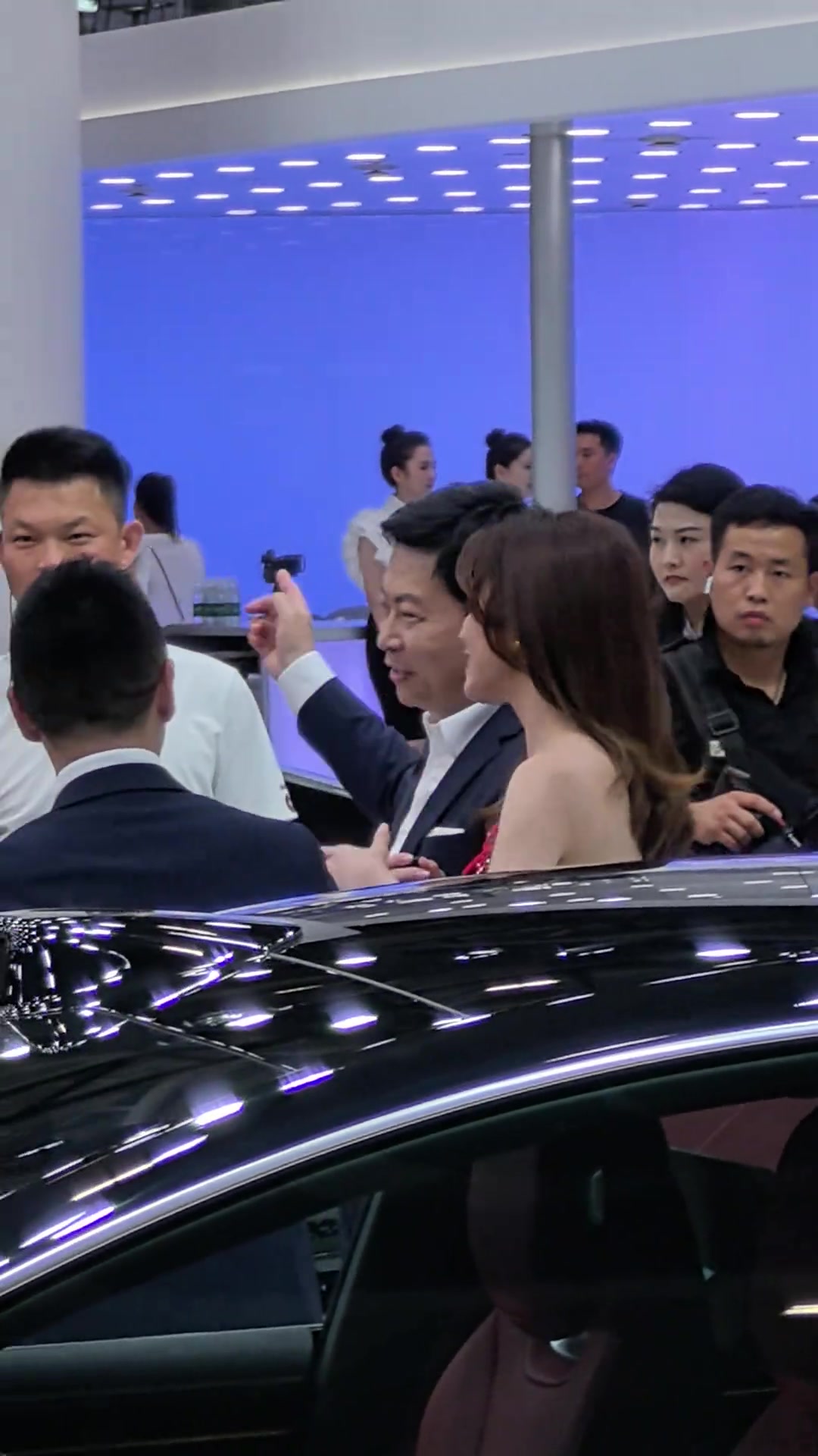 什么样的车展 要文咏珊亲自当车模！