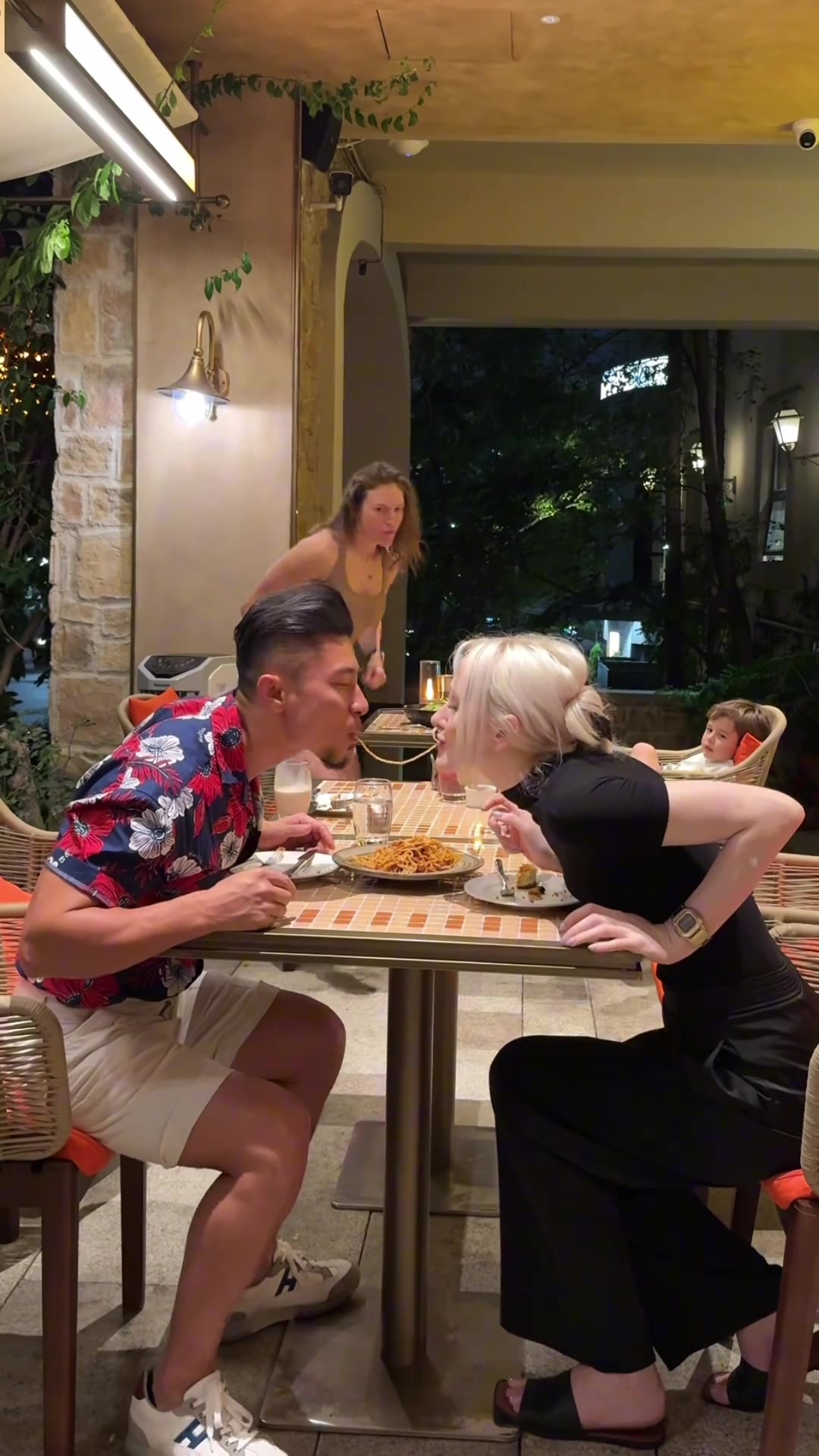 总有人看不惯别人浪漫...