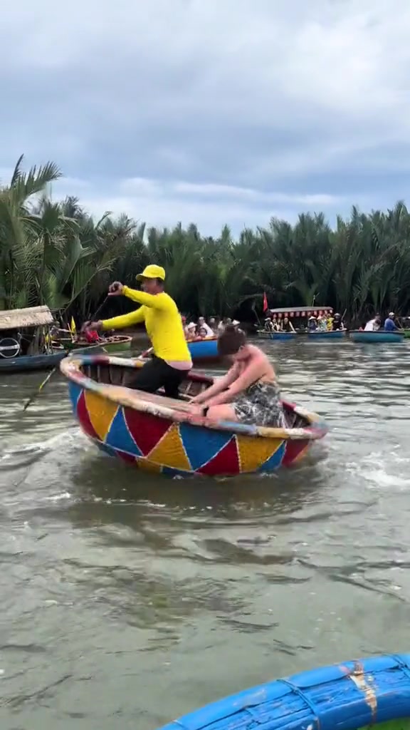 东南亚风情！只要你不喊晕他就不会停下来~