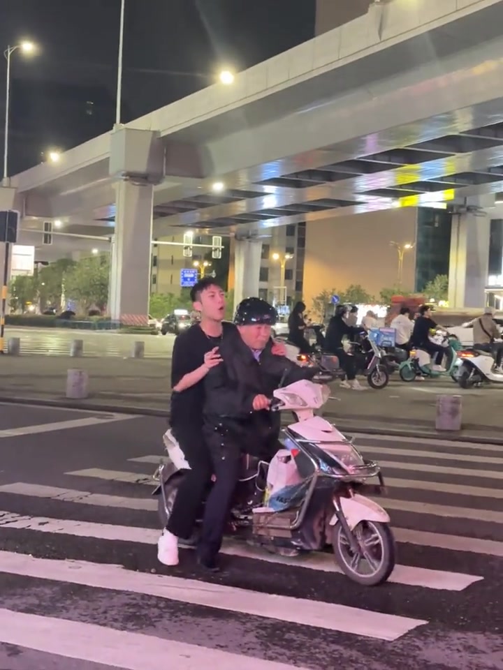 大爷跟这车一把年纪了，你可不要瞎来啊