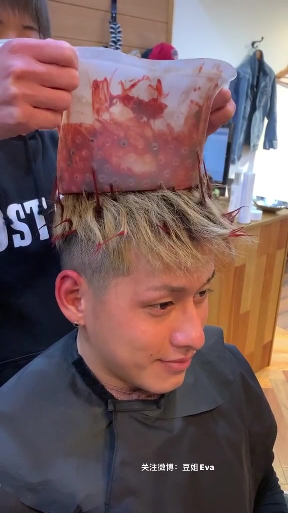 这是什么红毛丹发型？回忆当时在村口洒水泥的时光了！