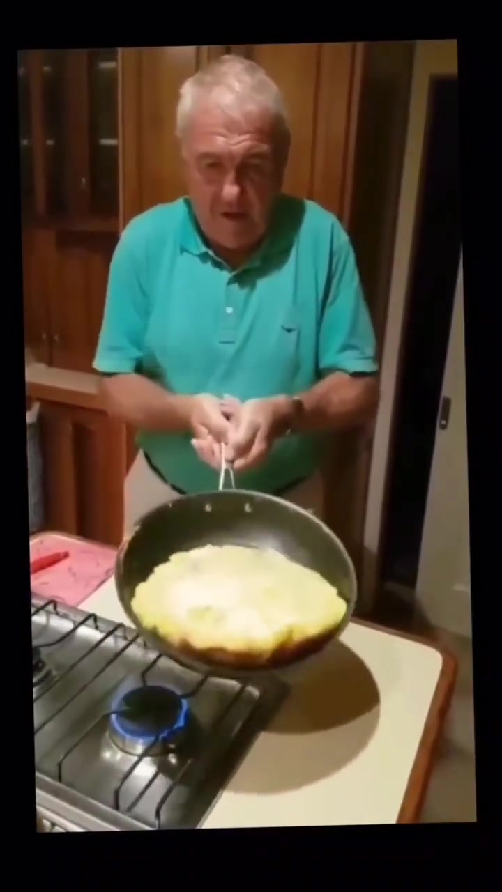 忙碌了两个时辰，总算还是饿着了