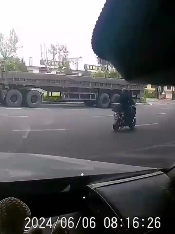 啊？这，，车质量堪忧啊