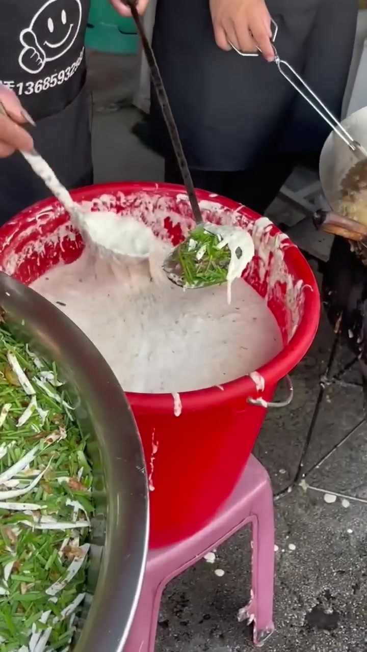小时候都吃不起里面加料的油饼
