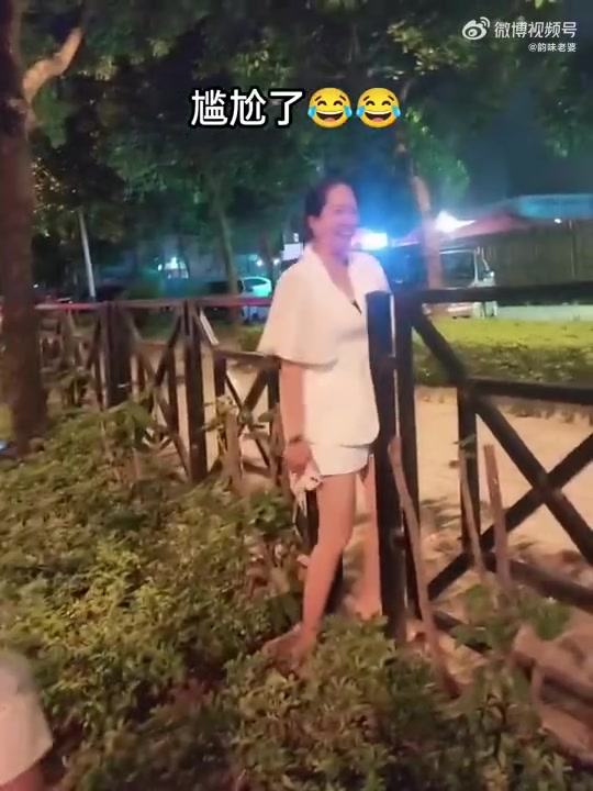 都没反应过来输得一塌糊，几个女生还搁哪儿傻笑