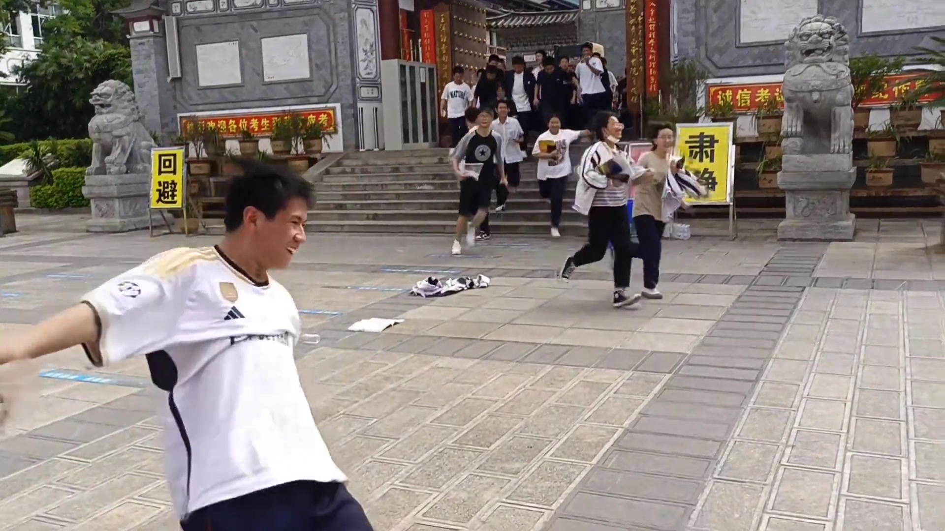 跑慢点，以后想回去都难