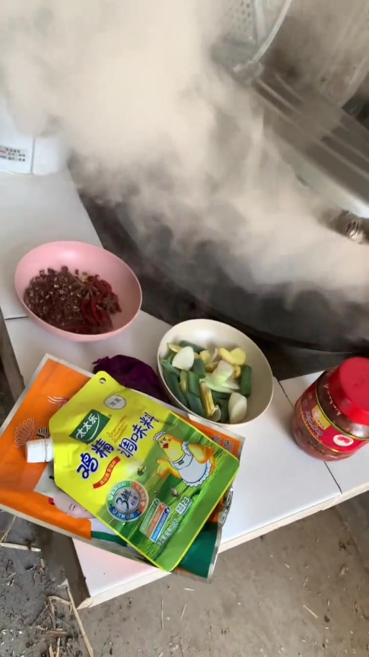 这是练什么仙丹啊？需要把锅一起烧了