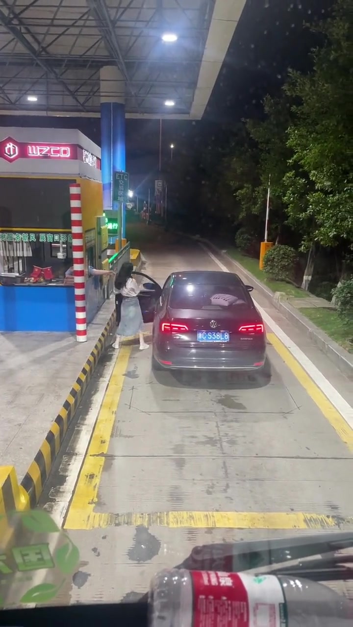 小姐姐为啥不开近一点呢？