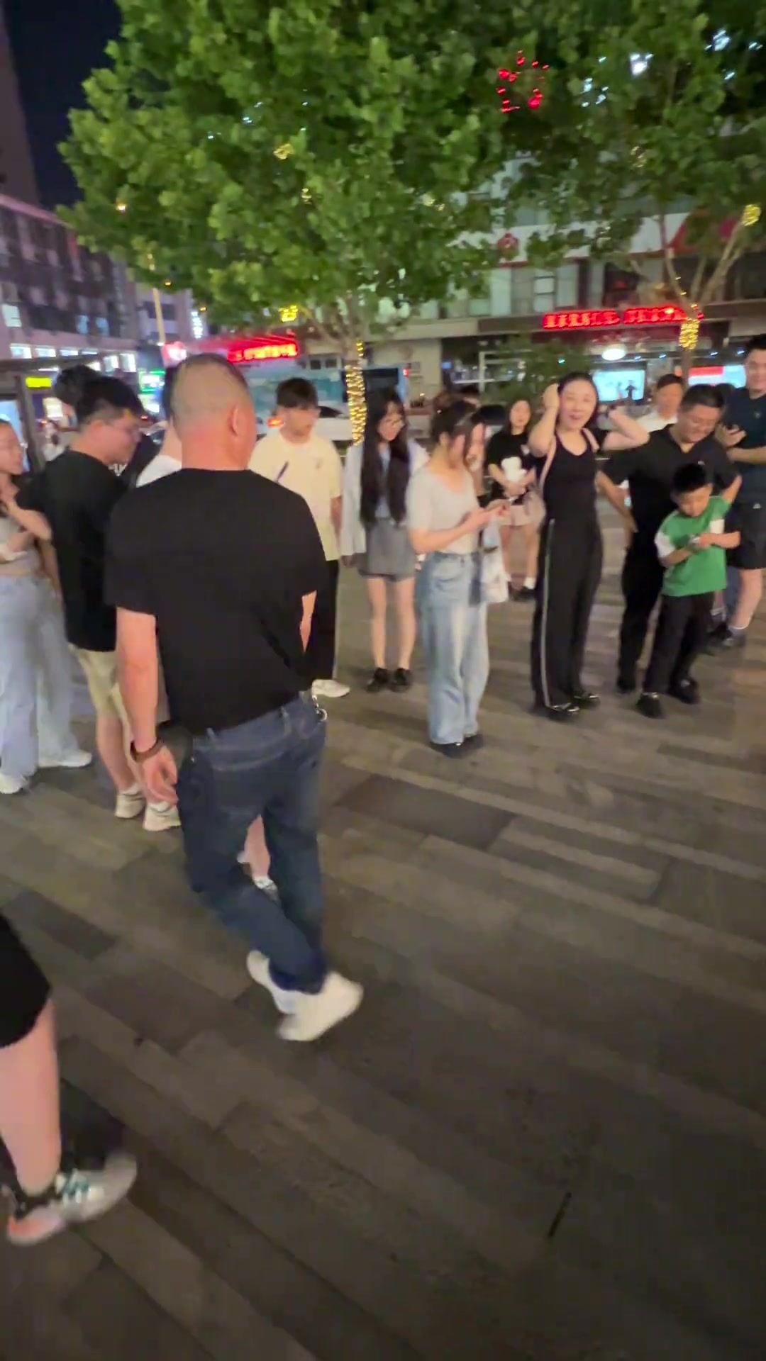 完蛋！装过头差点成为流浪狗！