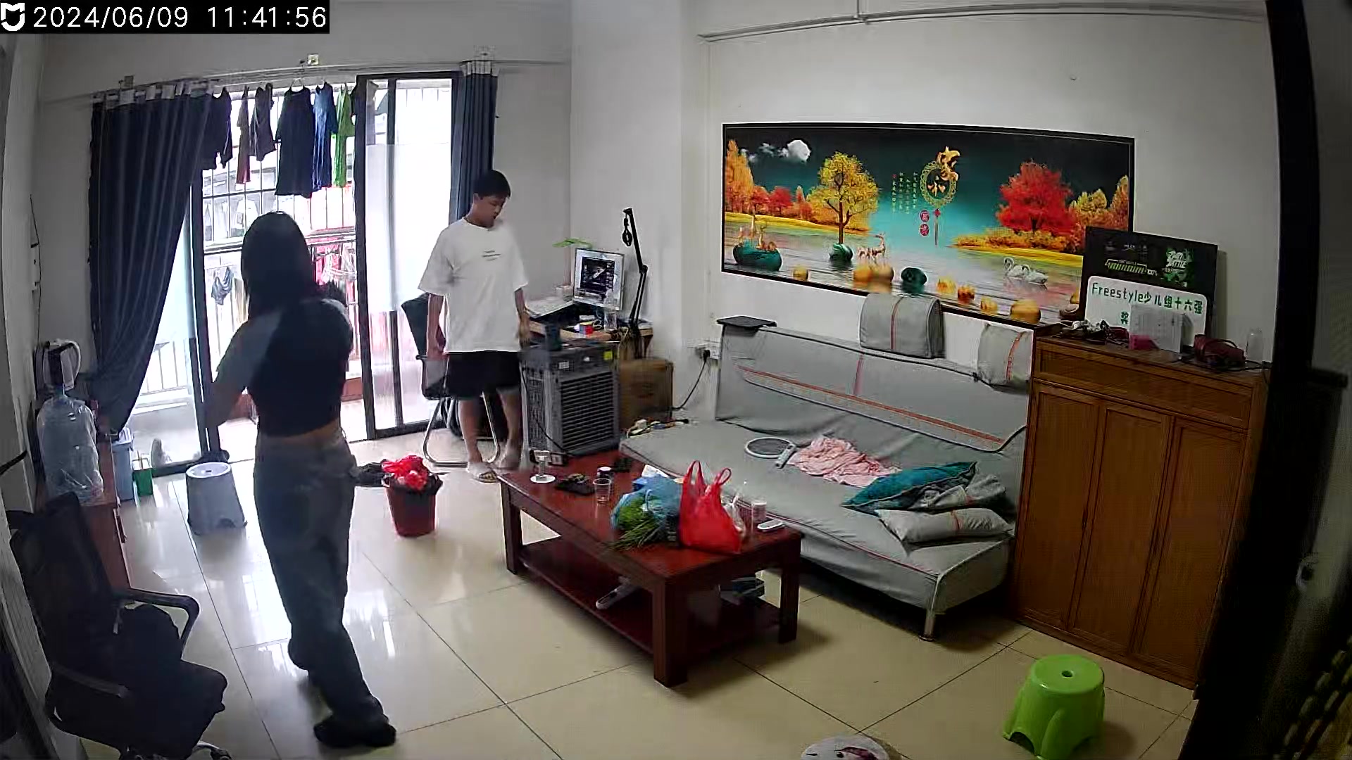 13岁的小孩力气那么大啊？？