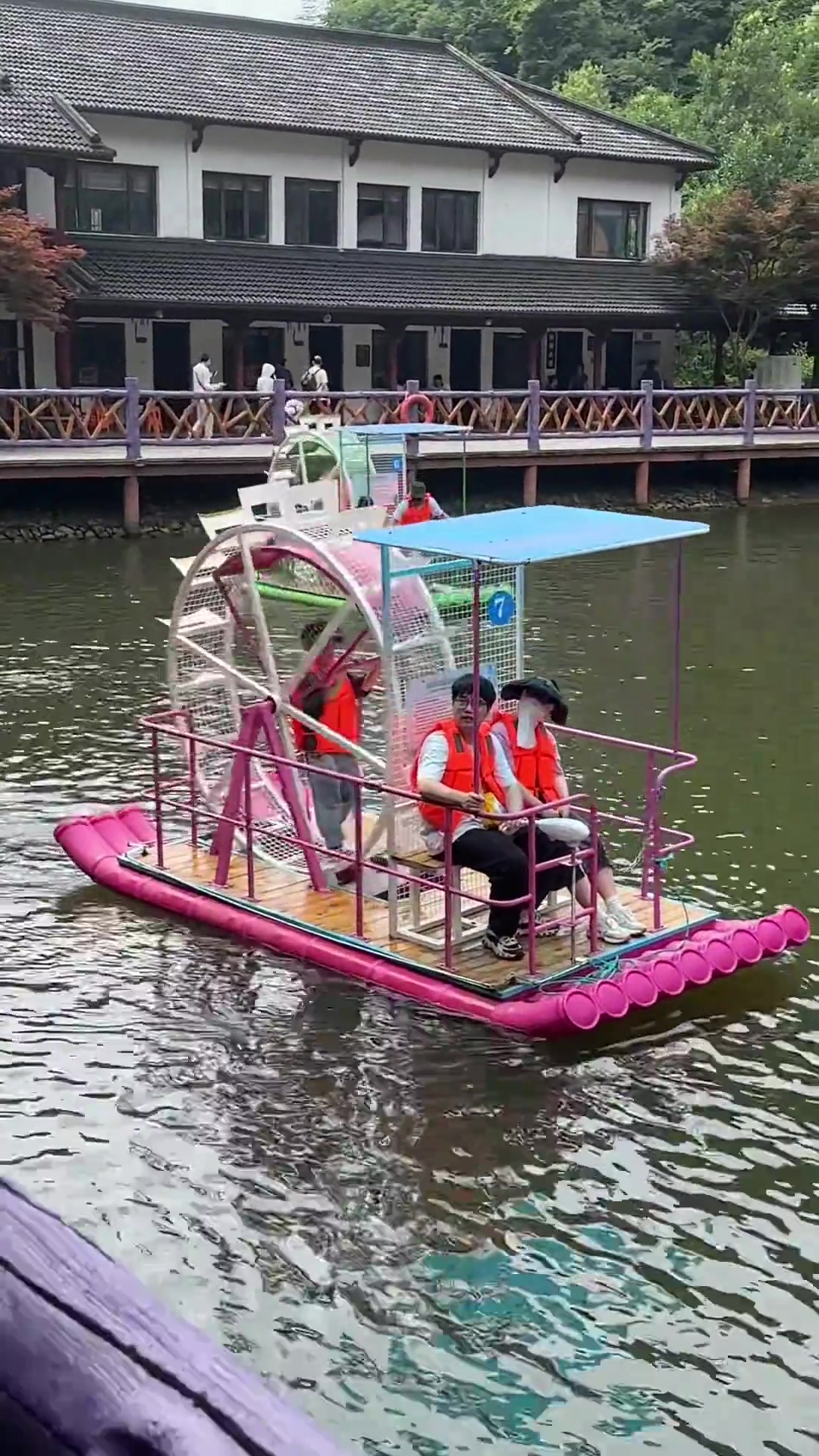 这是充话费送的吧？