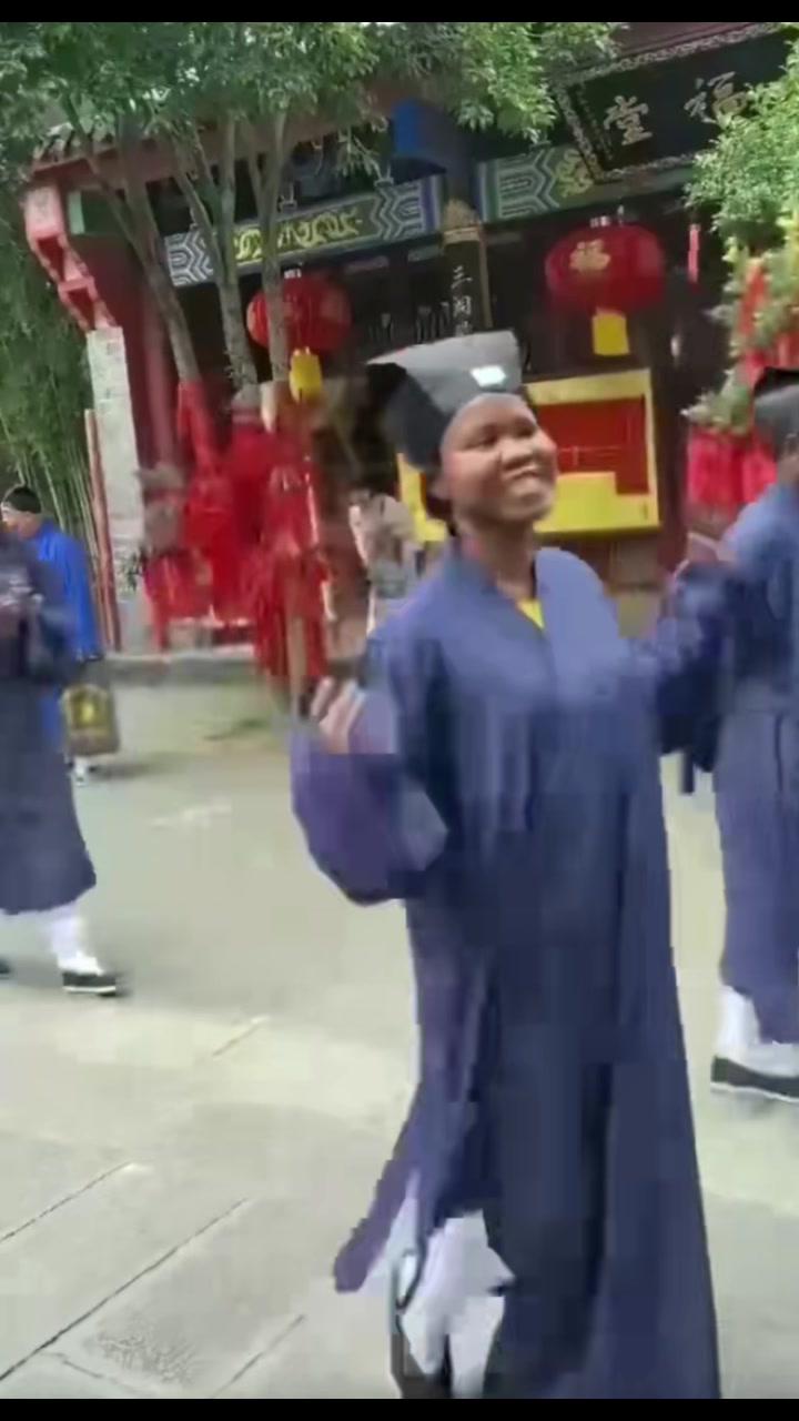 这就是传说中的黑道.....