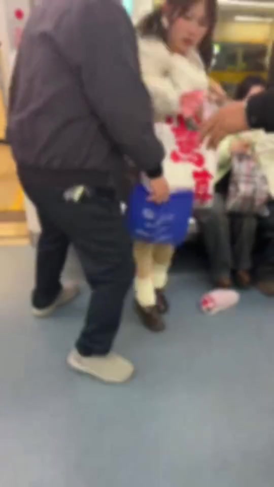 身强体壮的，还倚老卖老！