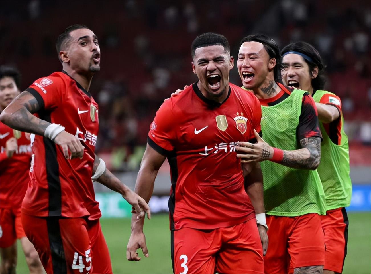 中超最新积分榜：上海双雄+蓉城争冠，最后四轮谁赛程占优