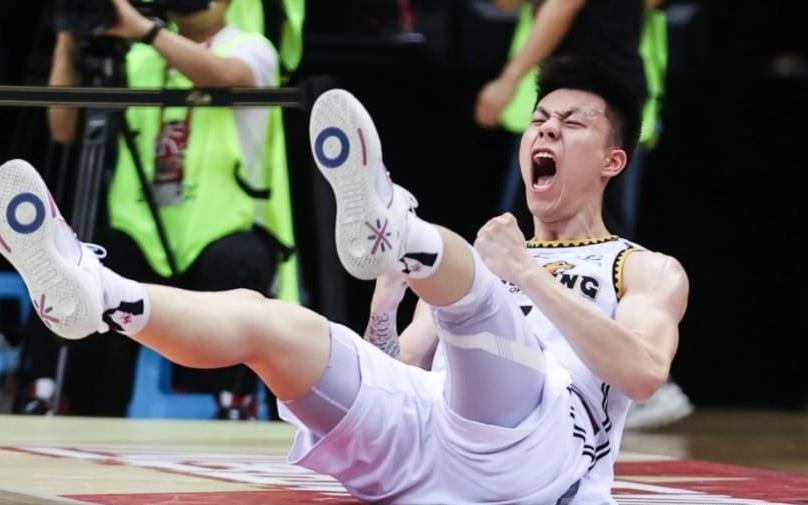 CBA第一黑马被广厦掀翻！辽宁或成最大赢家：送走张镇麟赚大发了