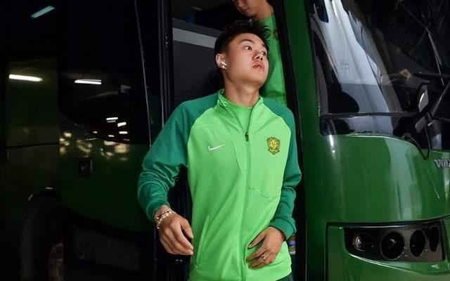 争议！媒体人：杨立瑜是“在恒大浸染多年”，养成的坏毛病！