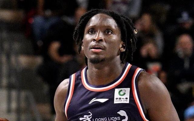 距NBA更近一步，官方：奥拉迪波加盟雄鹿队G联赛下属球队