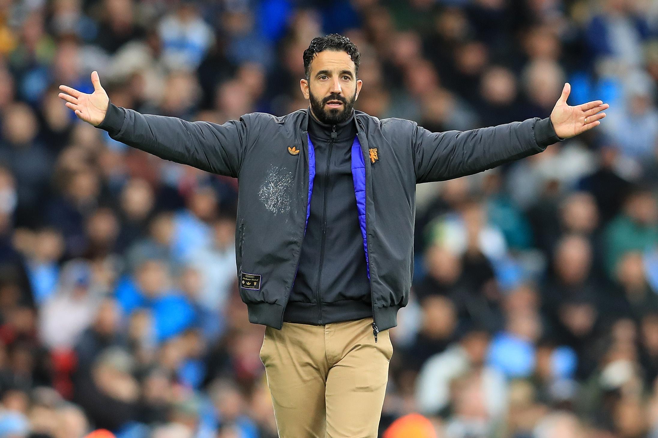 阿莫林还不下课曼联现在这样，没有解约金可能都请不到教练